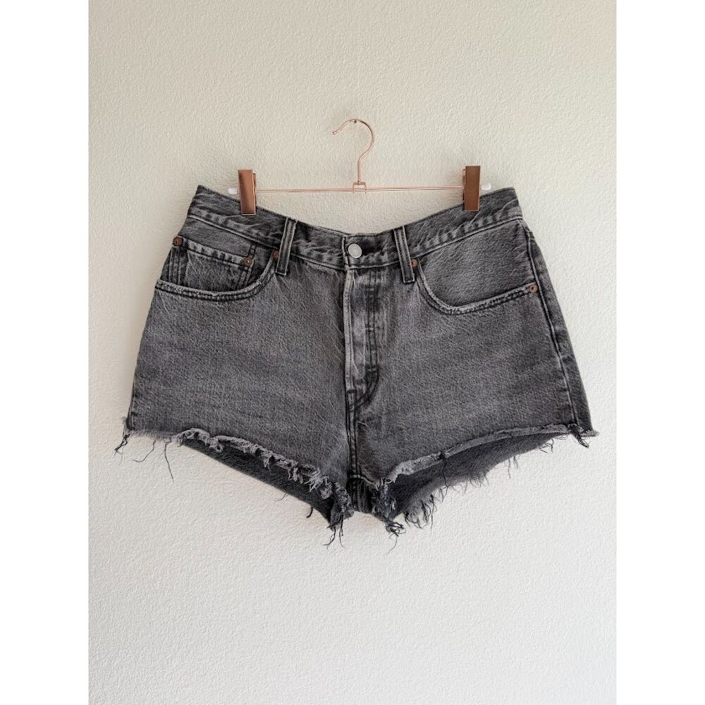 Levi's 501 Classic Tailored Cut Off High Rise Denim Shorts in Gray size 30 29.5"